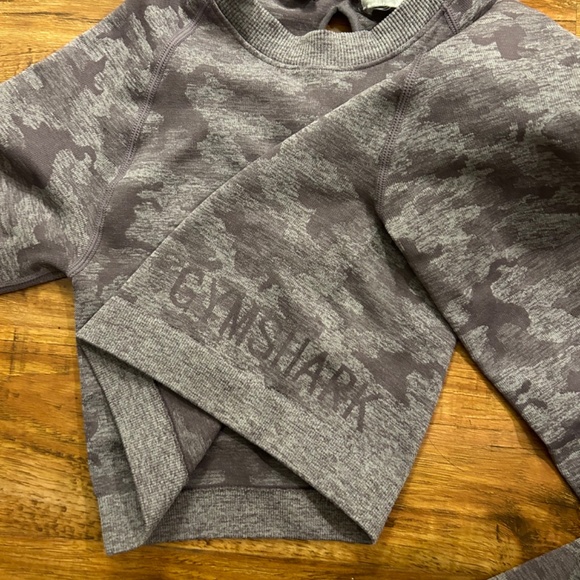 Gymshark camo longsleeve - Picture 2 of 4